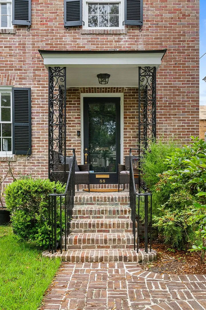 88 S Battery: Brick Home South of Broad — Photo 3