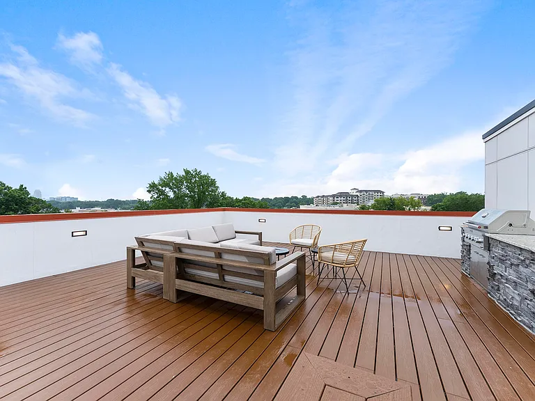 615 Daniels St #111 — Photo 16