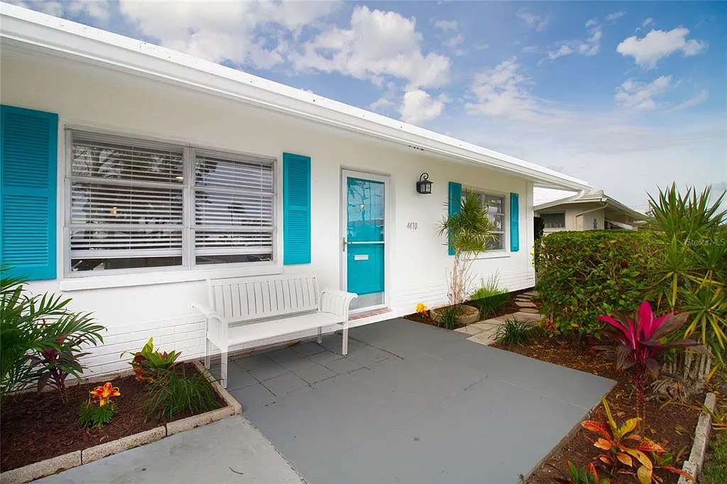 Building Photo - 4470 Mainlands Blvd W