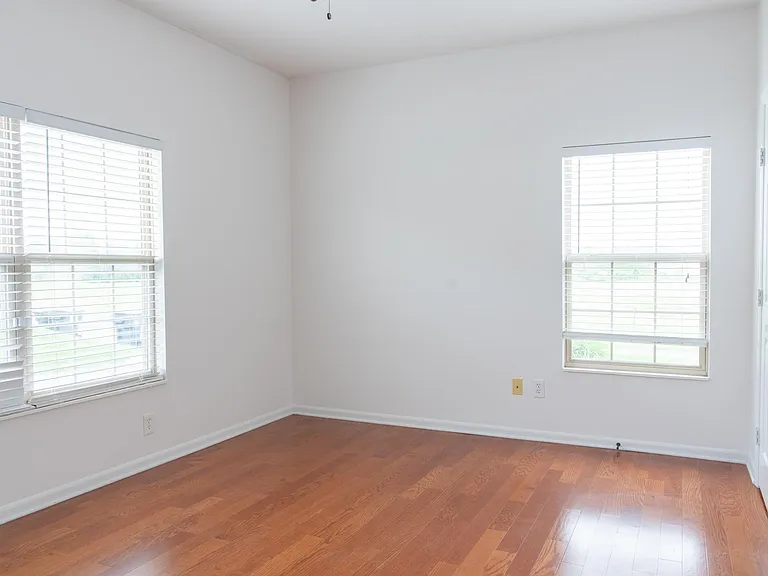 114 Maple Leaf Dr — Photo 18