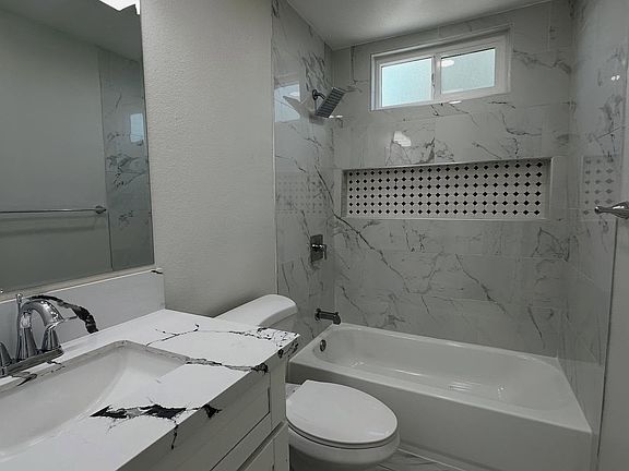 4th image of 1181 N Anza St