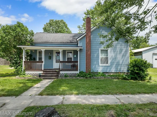 509 S 2nd St, Fowlerville, MI 48836