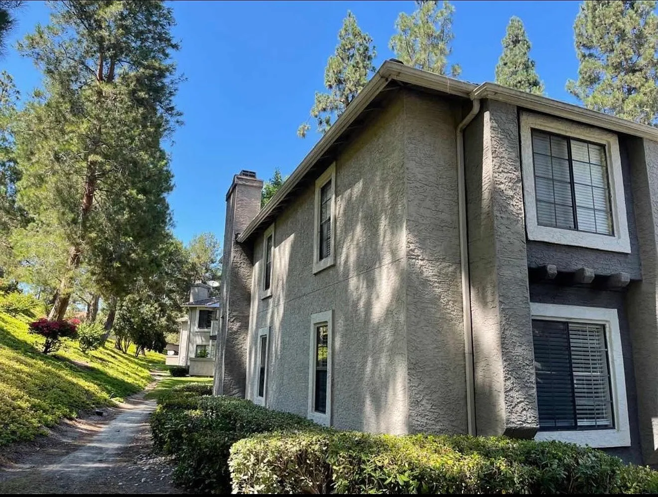 1 bed, 708 sqft, $2,350 — Photo 2