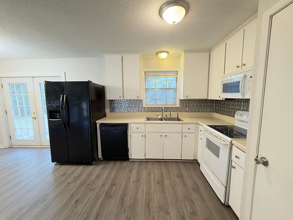 3rd image of 208 Forrest Pkwy