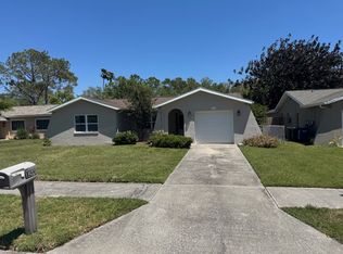 1633 Saint Catherine Dr E, Dunedin, FL 34698