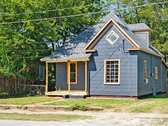 2nd image of 1311 N Johnston Avenue