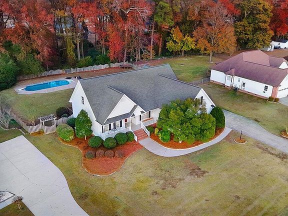 2nd image of 605 Adler Lane
