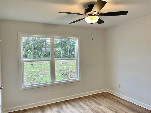 3 bed, 1200 sqft, $1,250 — Photo 2
