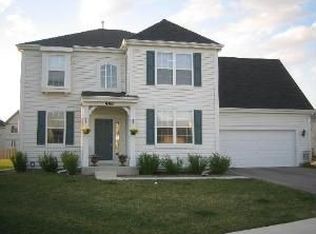 950 S Roxbury Ct, Round Lake, IL 60073