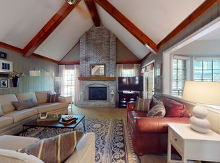 8230 Parkhill Cir, Lenexa, KS 66215