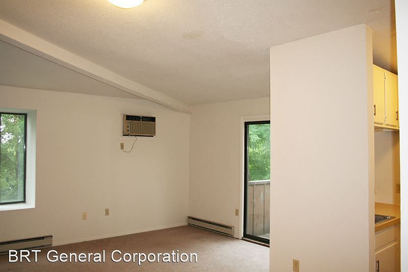 2nd image of 15 Gallagher Ln #10