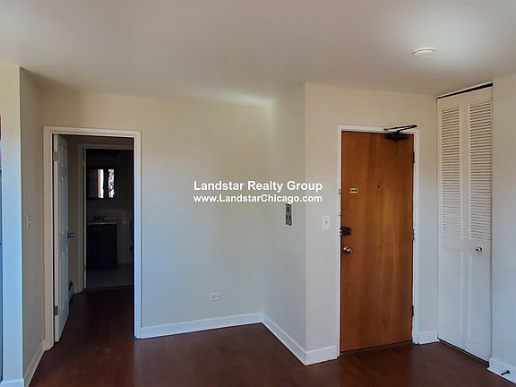 2nd image of 5851 N Winthrop Ave APT 505