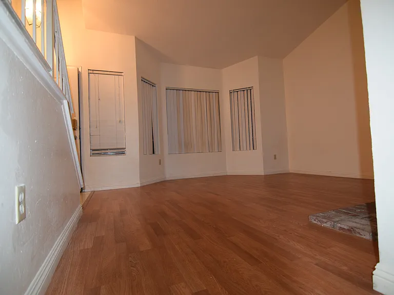 37522 Monarch St — Photo 5