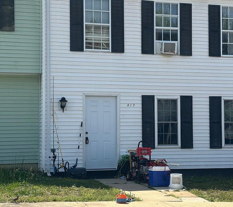 1st image of 419 Patuxent Ct
