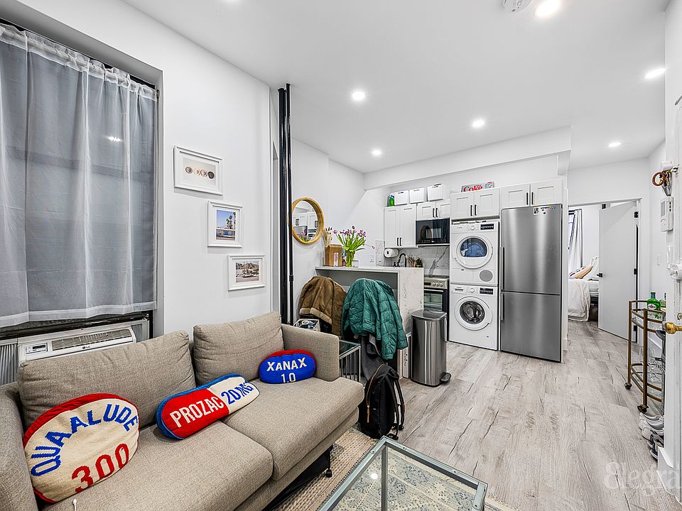 1st image of 247 Mulberry St #6