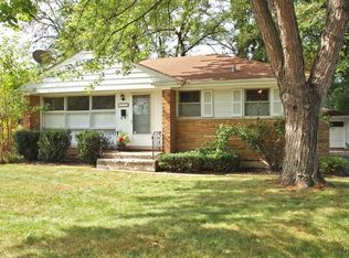 1106 Meadow Rd, Northbrook, IL 60062