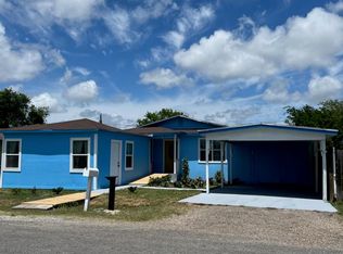532 E Pecan St, Taft, TX 78390