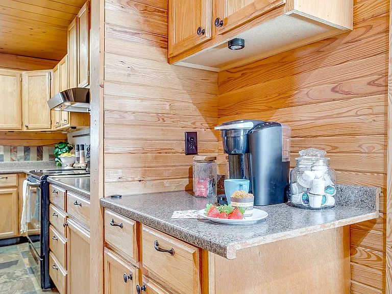 502 Western Hills Trl — Photo 31