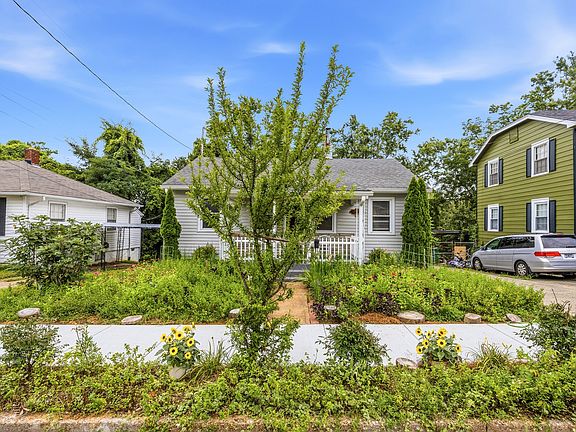 5th image of 307 Hadley Ave