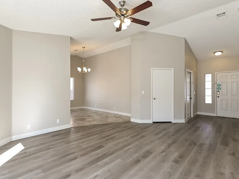 934 Wagon Train Dr — Photo 5