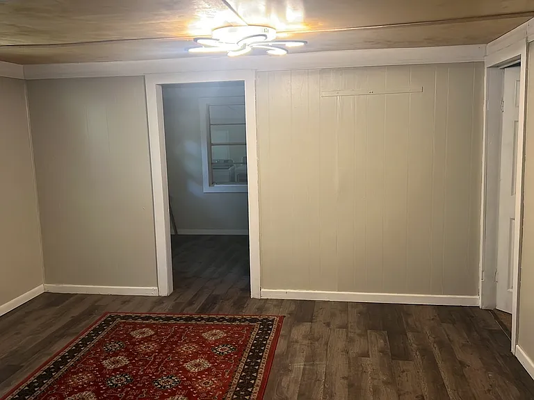 222 Gibson St — Photo 3