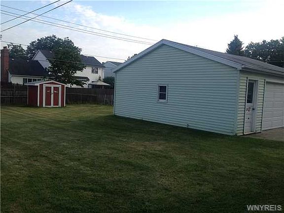 4th image of 909 Pioneer Dr