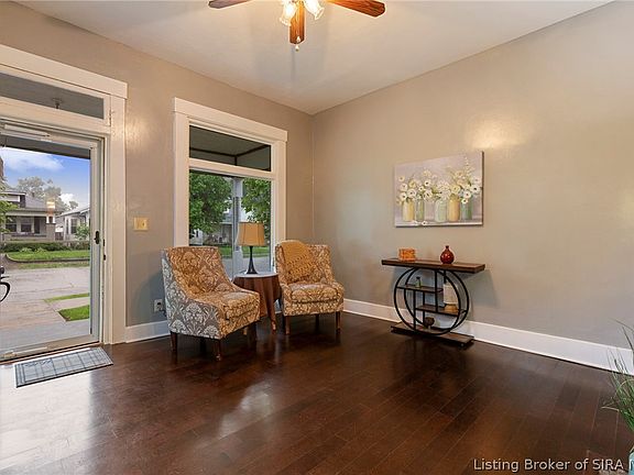 5th image of 1817 E Oak Street