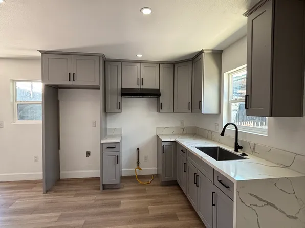 2900 E Hullett St Unit B, Long Beach, CA 90805
