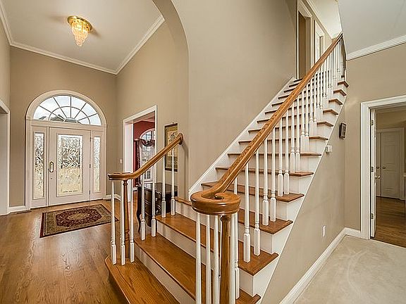 4th image of 318 Willow Glen Road