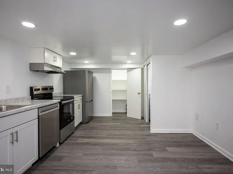 2104 Steuben Way — Photo 15