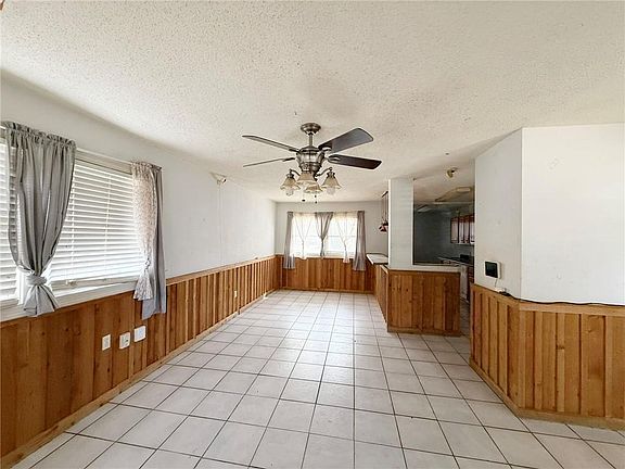 5th image of 3218 College St