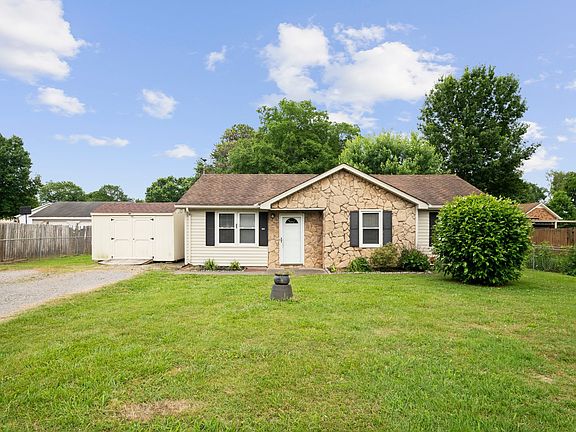 2nd image of 104 Davis Park Dr