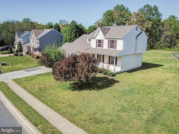 2nd image of 203 Redden Ln