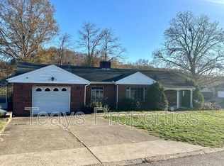 301 Lawson St, Hurricane, WV 25526