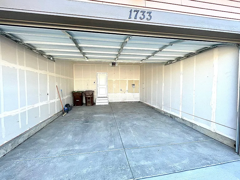 1733 Dancing Cattail Dr — Photo 30