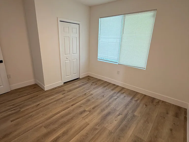 106 E Adalee St #1 — Photo 14