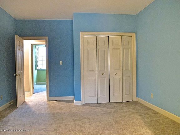 3rd image of 413 Dogleg Dr