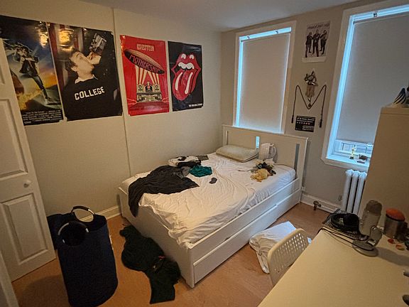 4th image of 220 Hanover St APT 22