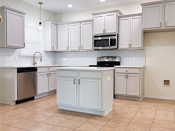 3rd image of 5401 Sulfur Spring Dr