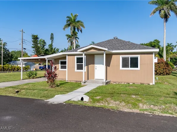 1157 4th Way, North Fort Myers, FL 33903