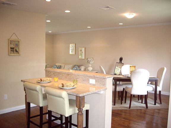2nd image of 4058 Meadow Ln