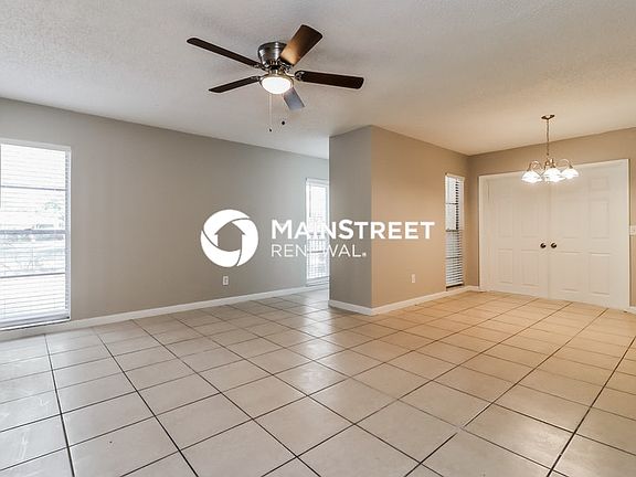 4th image of 3817 E Miller Ave