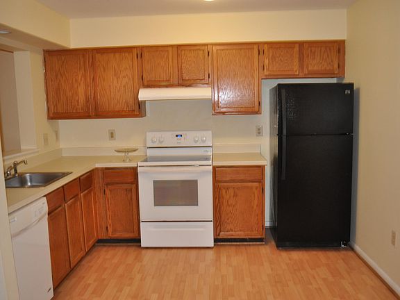 2nd image of 18991 Highstream Dr #831