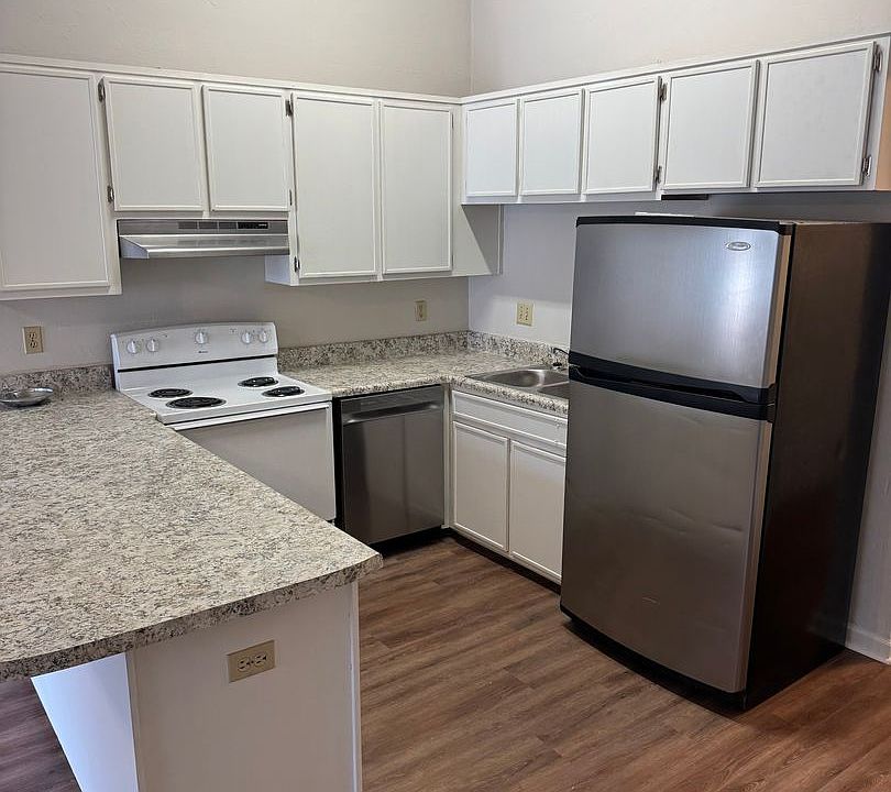 1st image of 2135 Continental Ave