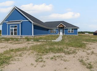 7082 Springborn Rd, China, MI 48054