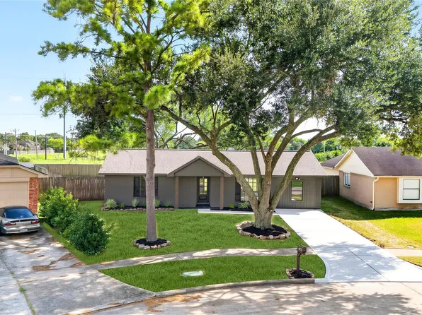 2501 Ironclad Dr, League City, TX 77573