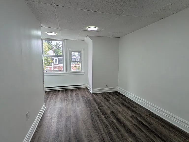 628 N 6th St #4 — Photo 5