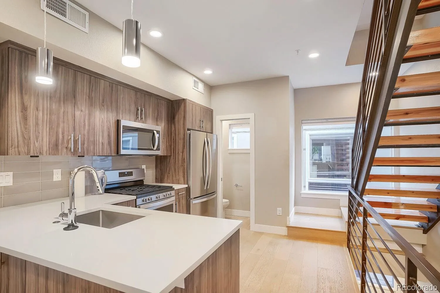 2 bed, 1.5 bath, 990 sqft, $2,695 — Photo 4