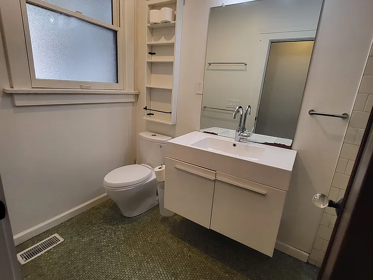 2629 Regent St — Photo 11