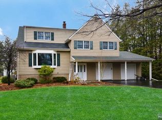 457 Patton Pl, Wyckoff, NJ 07481